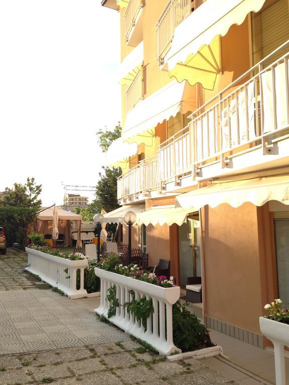 Residence Regni Σενιγκάλια Εξωτερικό φωτογραφία